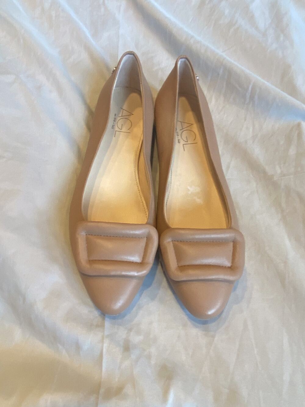 AGL Lolita Womens 39 Beige Leather Slip-On Low Studded Pointed Toe Ballet Flats